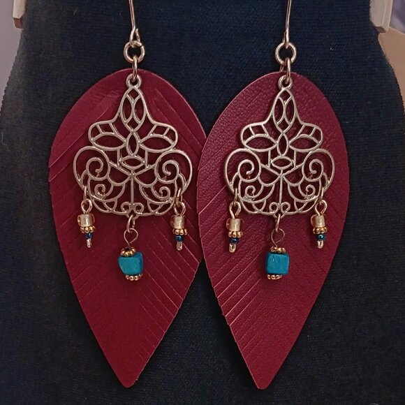 Jewelry - 🍂 GORGEOUS leather feather/leaf earrings!